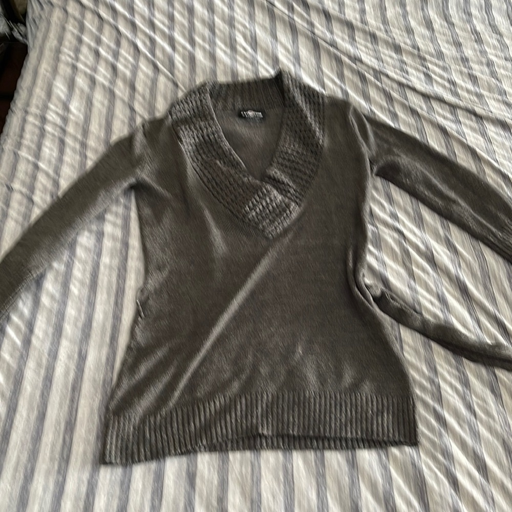 Gray sweater with belt